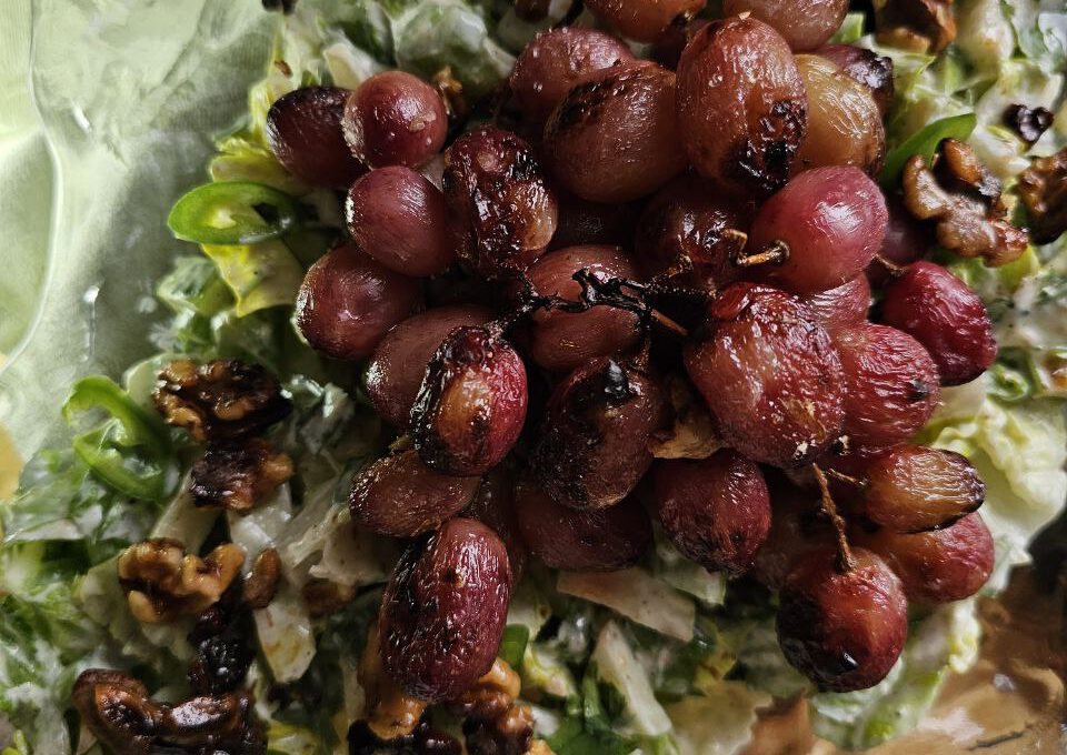 Gegrillter Trauben-Walnuss-Salat: Einfacher Genuss für jede Gelegenheit