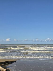 Strandpromenade in Pescara mit Blick auf das Mee