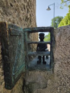 Kolodko-Ministatue