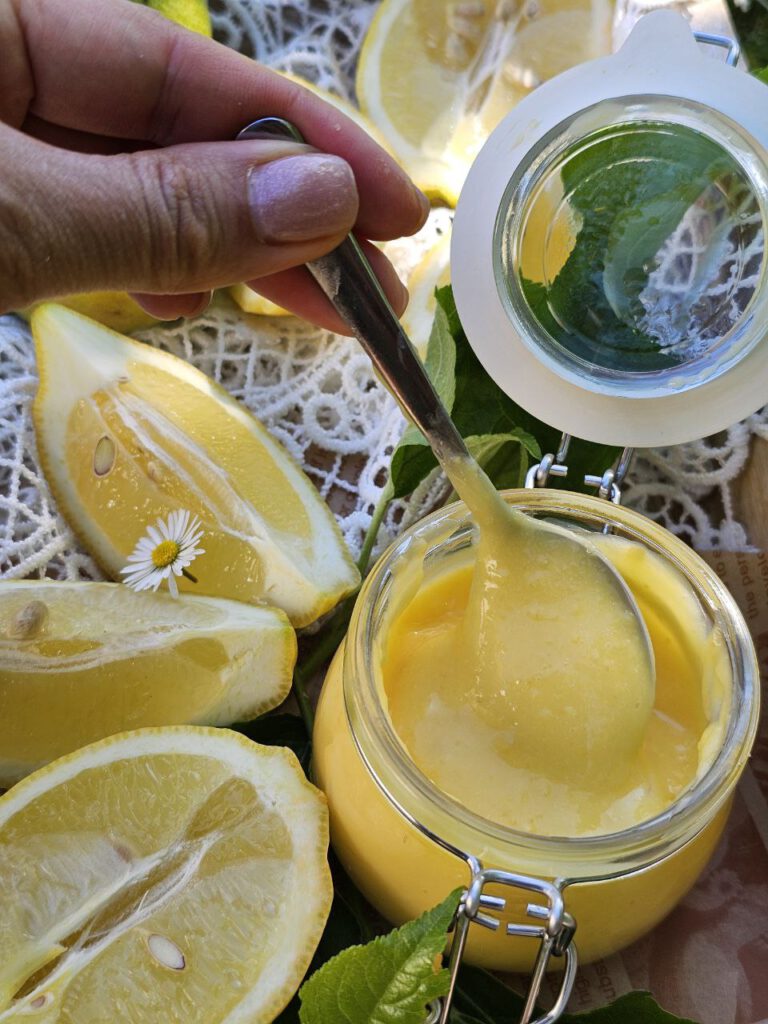 Lemon Curd selber machen – Cremig, süß & blitzschnell fertig!