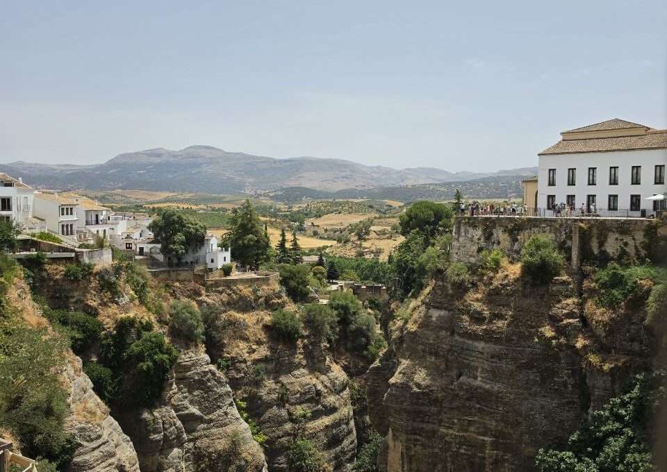 Ronda mit Kind: Setenil de las Bodegas, weiße Dörfer und Andalusiens Olivenöl-Paradies 1 Ronda mit Kind: Setenil de las Bodegas, weiße Dörfer und Andalusiens Olivenöl-Paradies Ronda mit Kind: Setenil de las Bodegas, weiße Dörfer und Andalusiens Olivenöl-Paradies