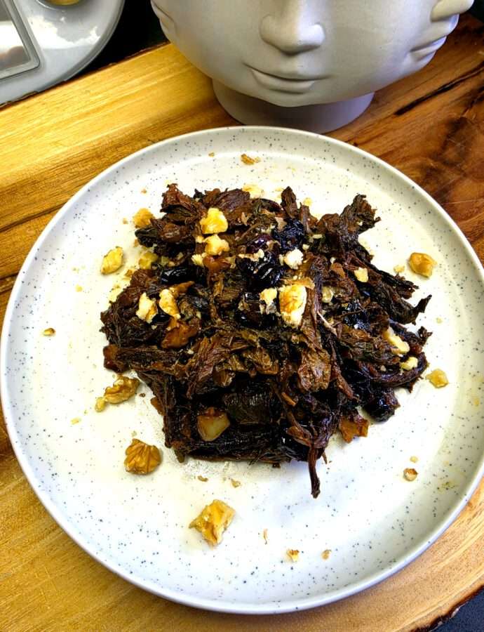 Aveluk-Salat mit Walnüssen und Cranberries – armenisches Rezept